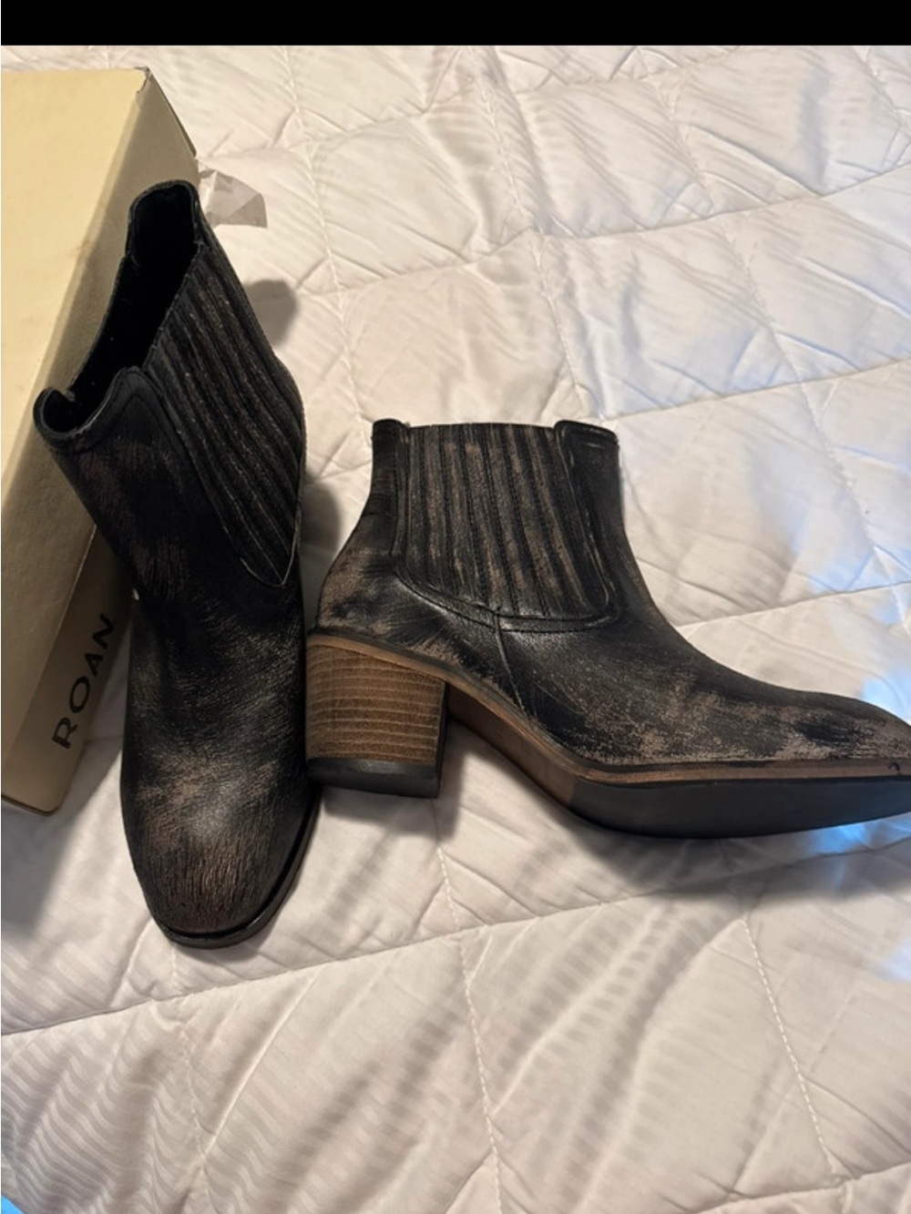 ROAN Barcelona Black Buff Scratch ankle boots